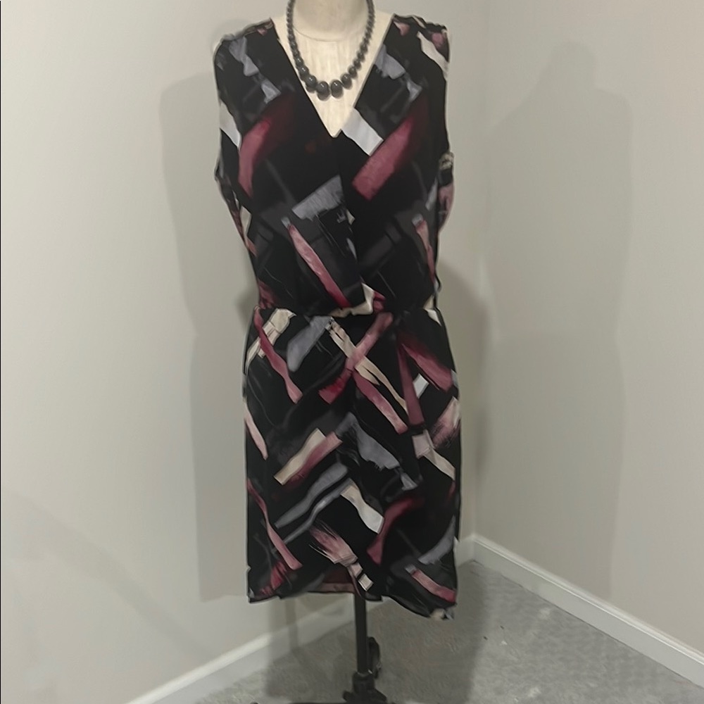 White House Black Market Black and White Sheath Midi Dress